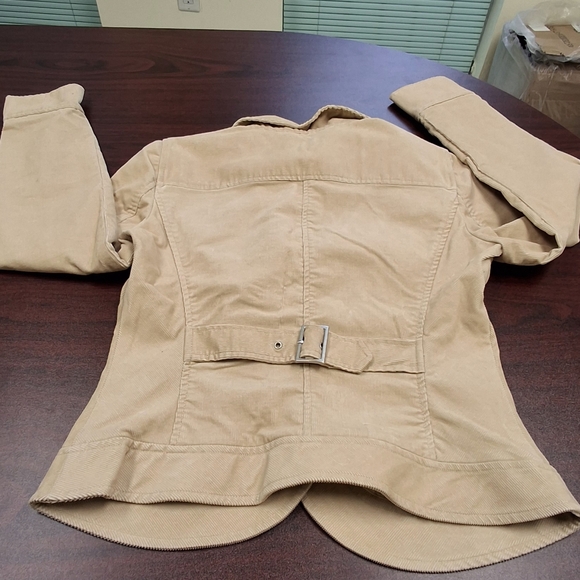 Coat - Picture 5 of 8